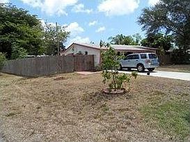 3rd image of 2797 SW 47th St