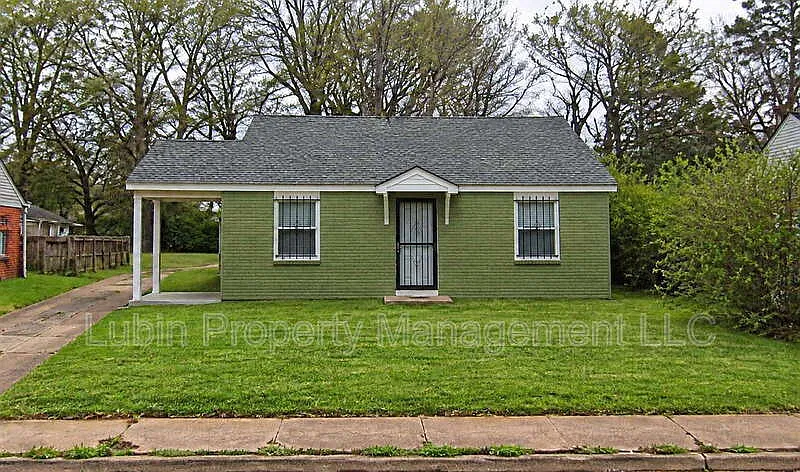 3 bed, 2.0 bath, 1100 sqft, $1,200 — Photo 1