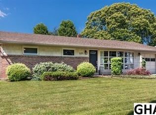 124 Wesley Dr, Mechanicsburg, PA 17055