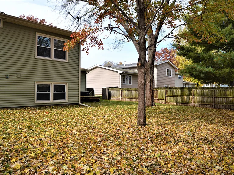 2316 Hackberry Ct — Photo 42