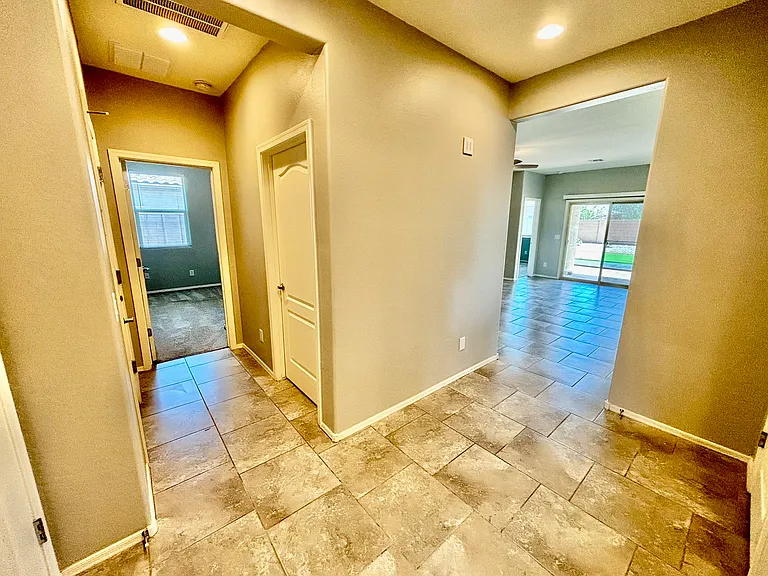 1549 E Kingman Pl — Photo 18