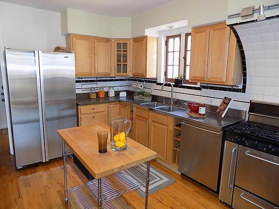 5th image of 6052 Pernod Ave