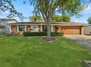 1240 Rosedale Ln, Hoffman Estates, IL 60169