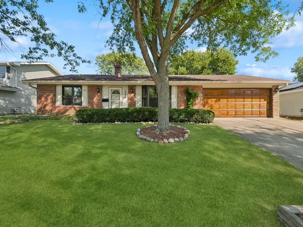 1240 Rosedale Ln, Hoffman Estates, IL 60169
