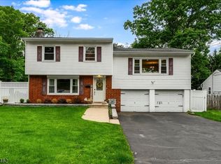 28 Sagamore Trl, Sparta, NJ 07871