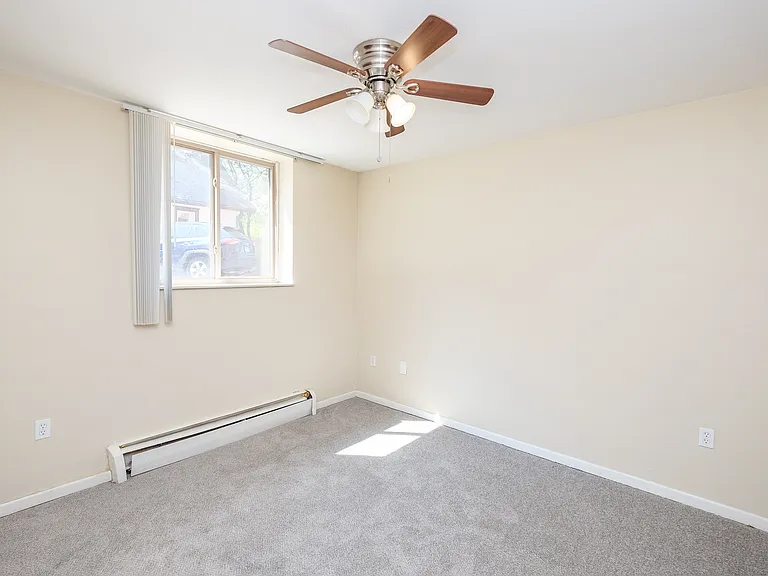Minnehaha Apartments — Photo 25