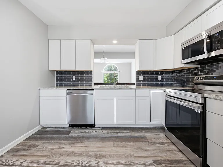 3670 Essex Pond Quay — Photo 3