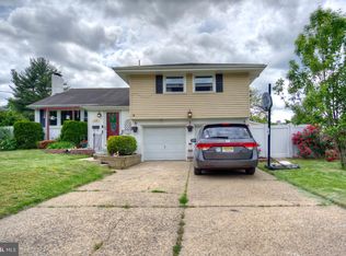 129 Springhouse Rd, Cherry Hill, NJ 08002