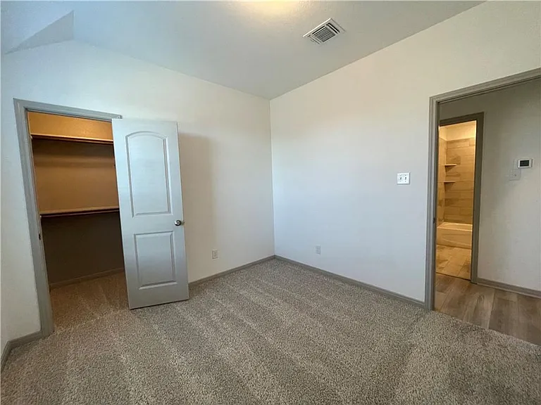917 Hollyhock Dr — Photo 15
