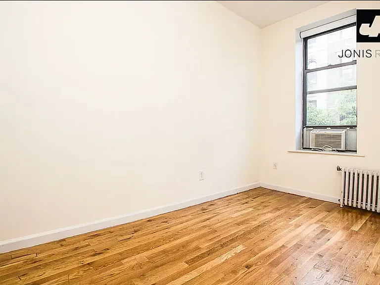 171 Thompson St #12 — Photo 3