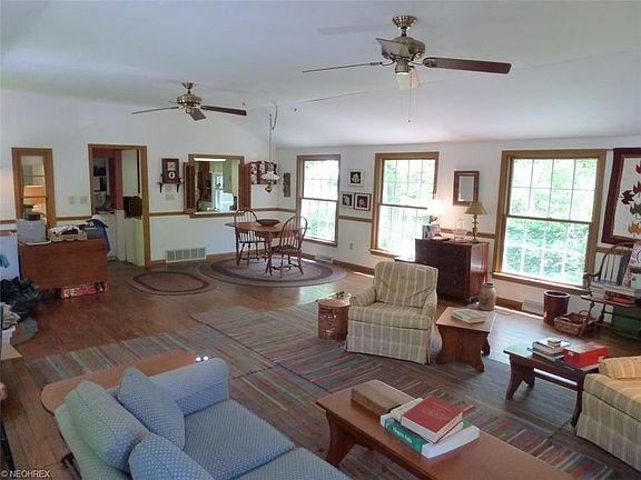 4th image of 113 Olive St
