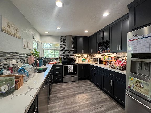 4th image of 231 3rd St APT 3