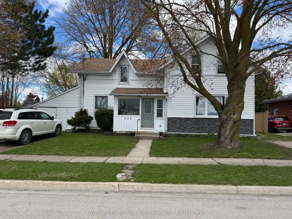 635 Yonge St, Minto, ON N0G 2P0
