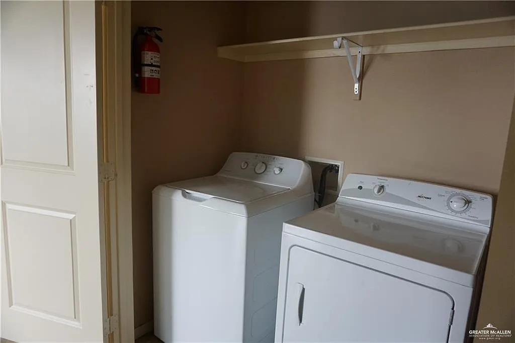 2 bed, 2.0 bath, 1050 sqft, $930 — Photo 4