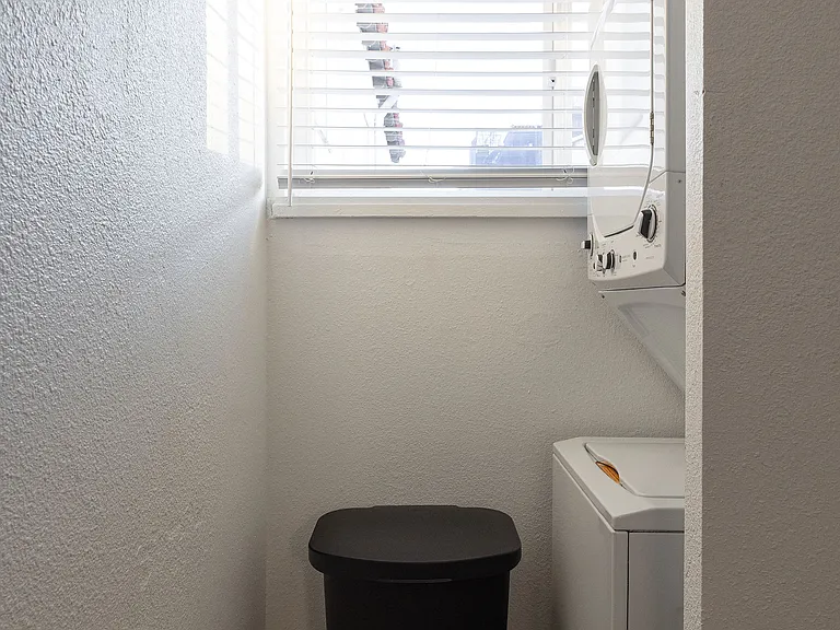 429 Juniper St — Photo 10
