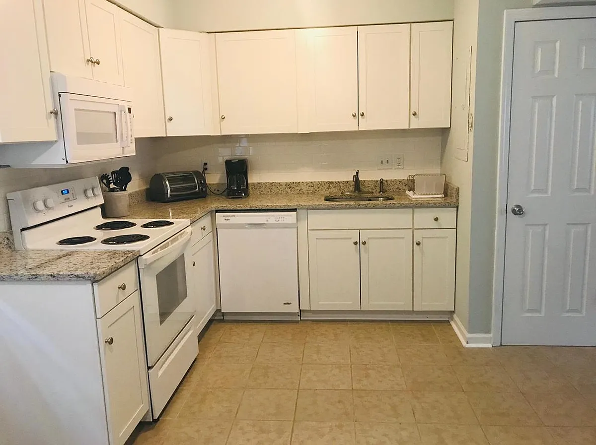 Building Photo - 507 Arlington Dr #D