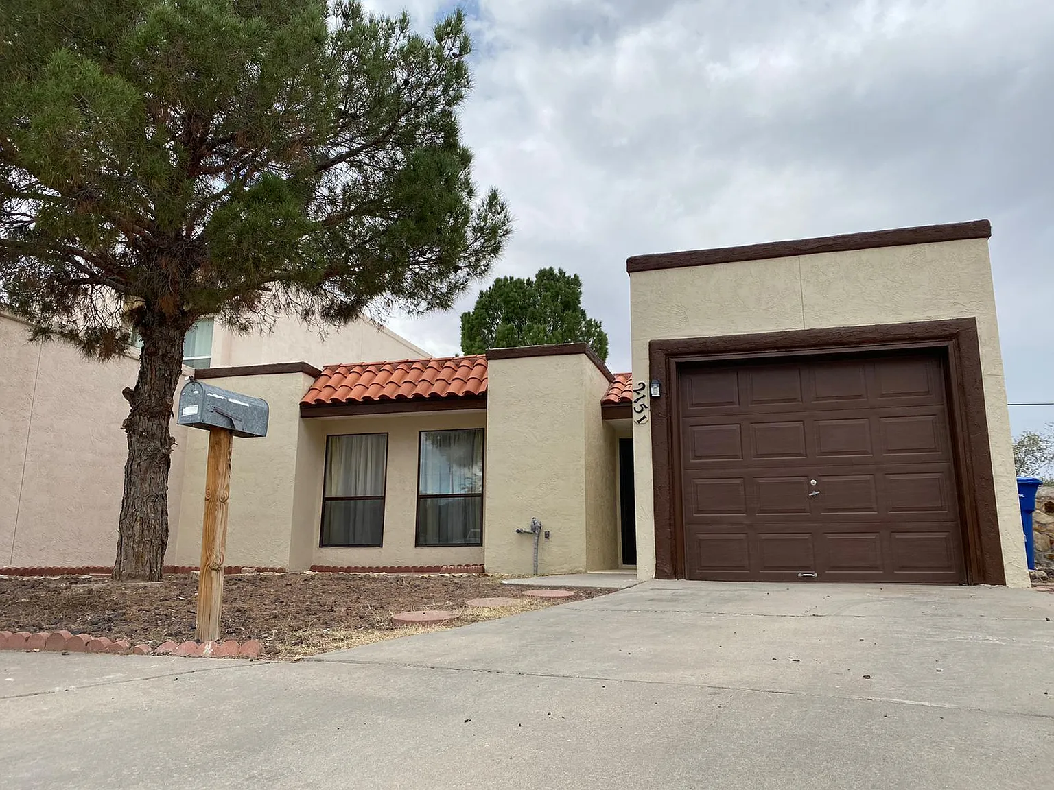 3 bed, 2.0 bath, 1433 sqft, $1,650 — Photo 1