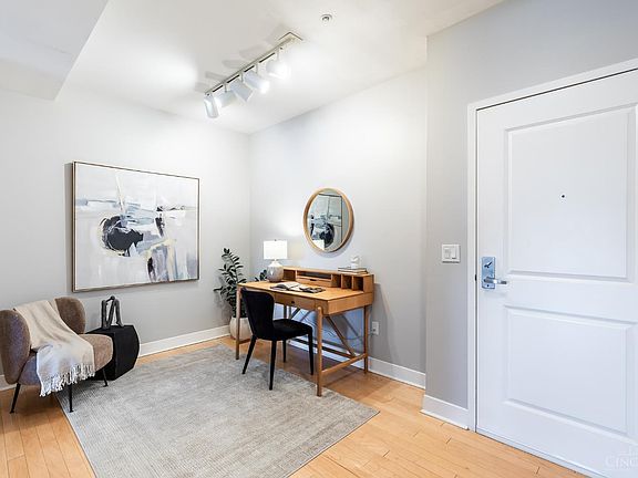 4th image of 2260 Riverside Dr Unit 405