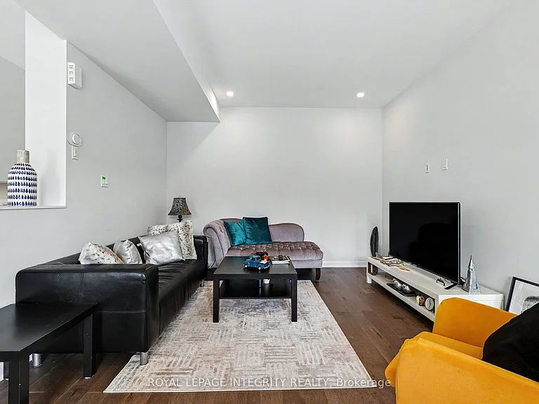 906 Lixnaw Ct — Photo 7