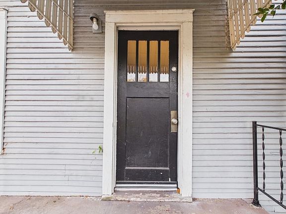 5th image of 101 Larue St