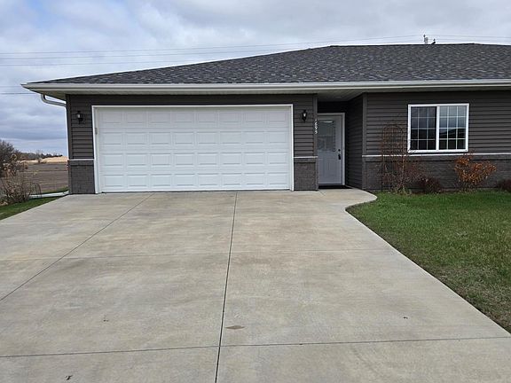 3rd image of 1695 Leila Ln