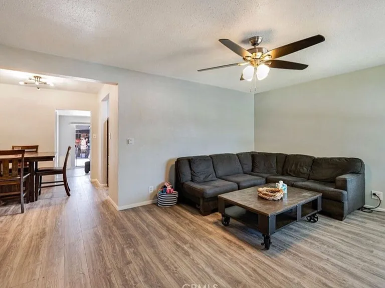 6008 Dunrobin Ave — Photo 3