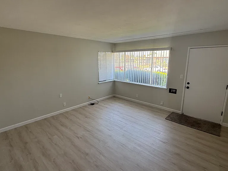 3396 E Clinton Ave — Photo 3