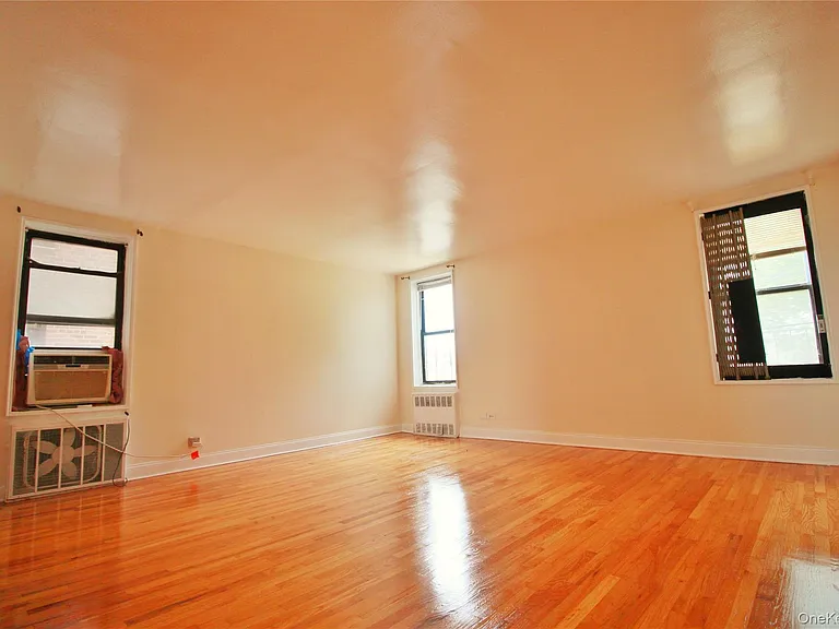 8830 182nd St #3E — Photo 3