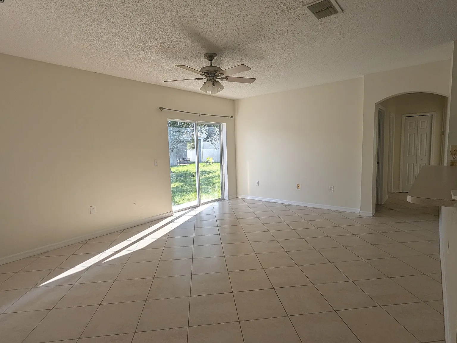 3 bed, 1362 sqft, $1,500 — Photo 4