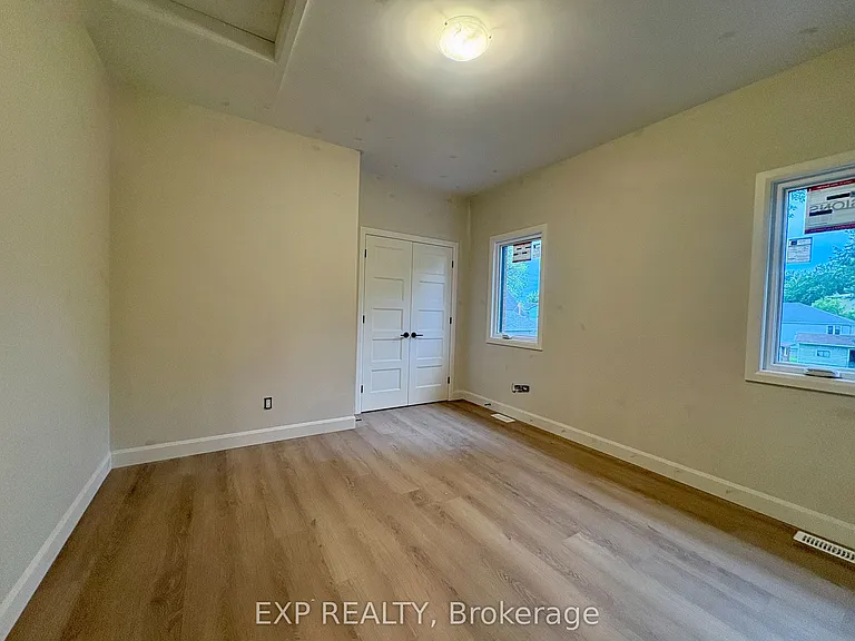 1089 Notre Dame St #3 — Photo 5
