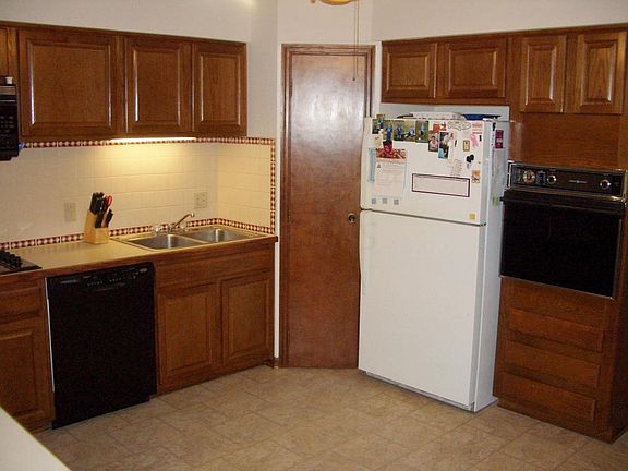 5th image of 200 Hillcrest Dr