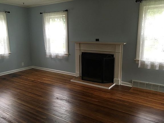 3rd image of 139 Vernon Ave