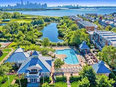 15 Freedom Way #411, Jersey City, NJ, 07305