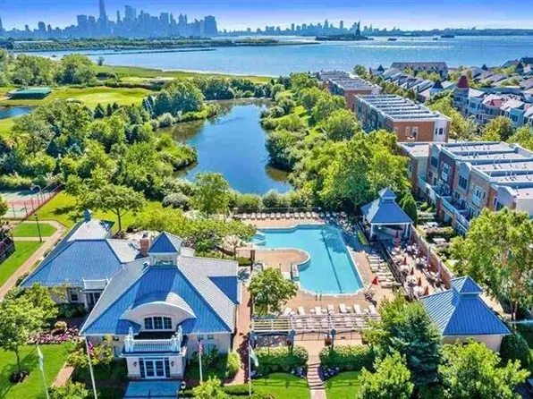 15 Freedom Way #411, Jersey City, NJ 07305