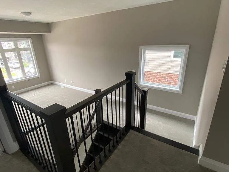 212 Woodbine Ave — Photo 9