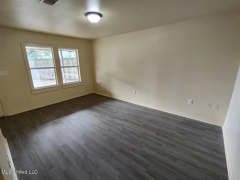 4807 King James Dr — Photo 6