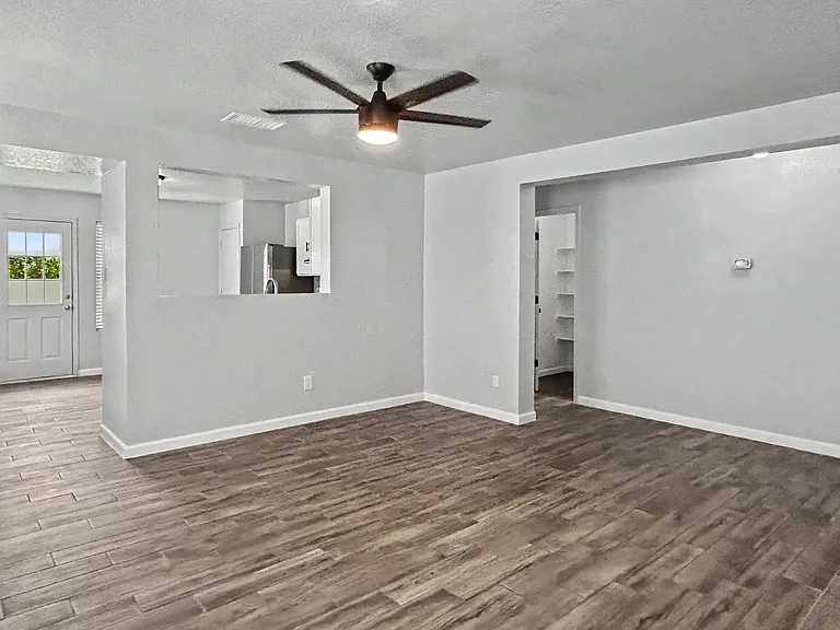 10138 Southern Sun — Photo 2