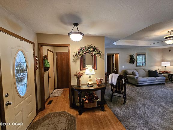 4th image of 206 Prairie Ln