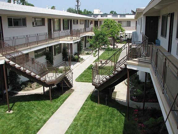 2nd image of 6045 Whitsett Ave