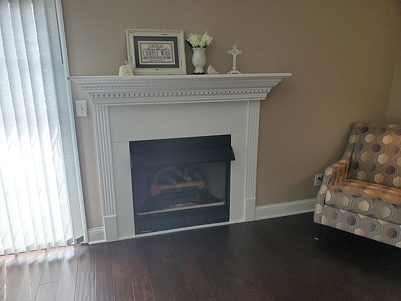 updated fireplace!
(gas)