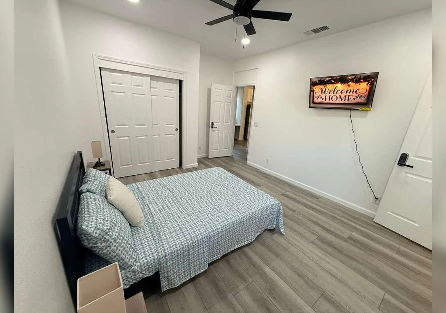2 bed, 1.0 bath, 3550 sqft, $1,434 — Photo 1