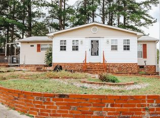 10 Londontown Dr, Spring Lake, NC 28390