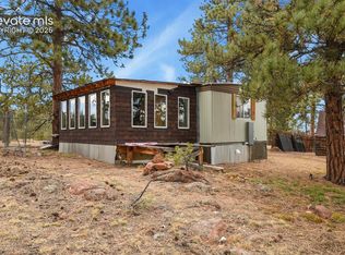 957 Arapahoe Dr, Florissant, CO 80816