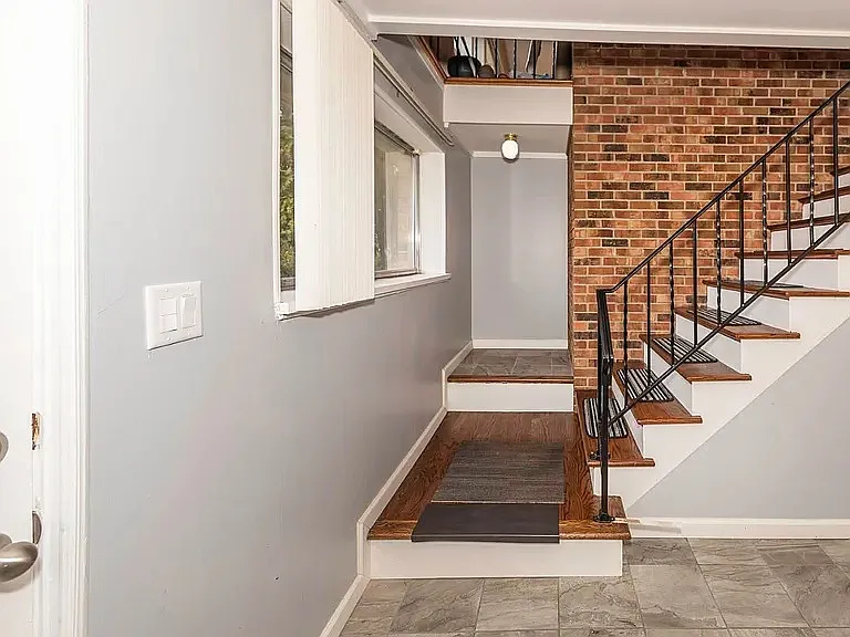 1358 Arroyo Dr — Photo 32