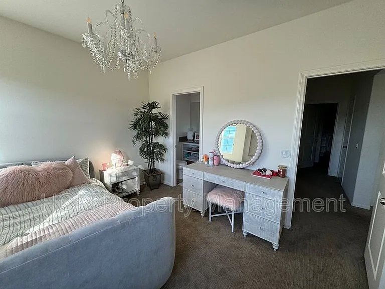 33 Maduro St — Photo 27