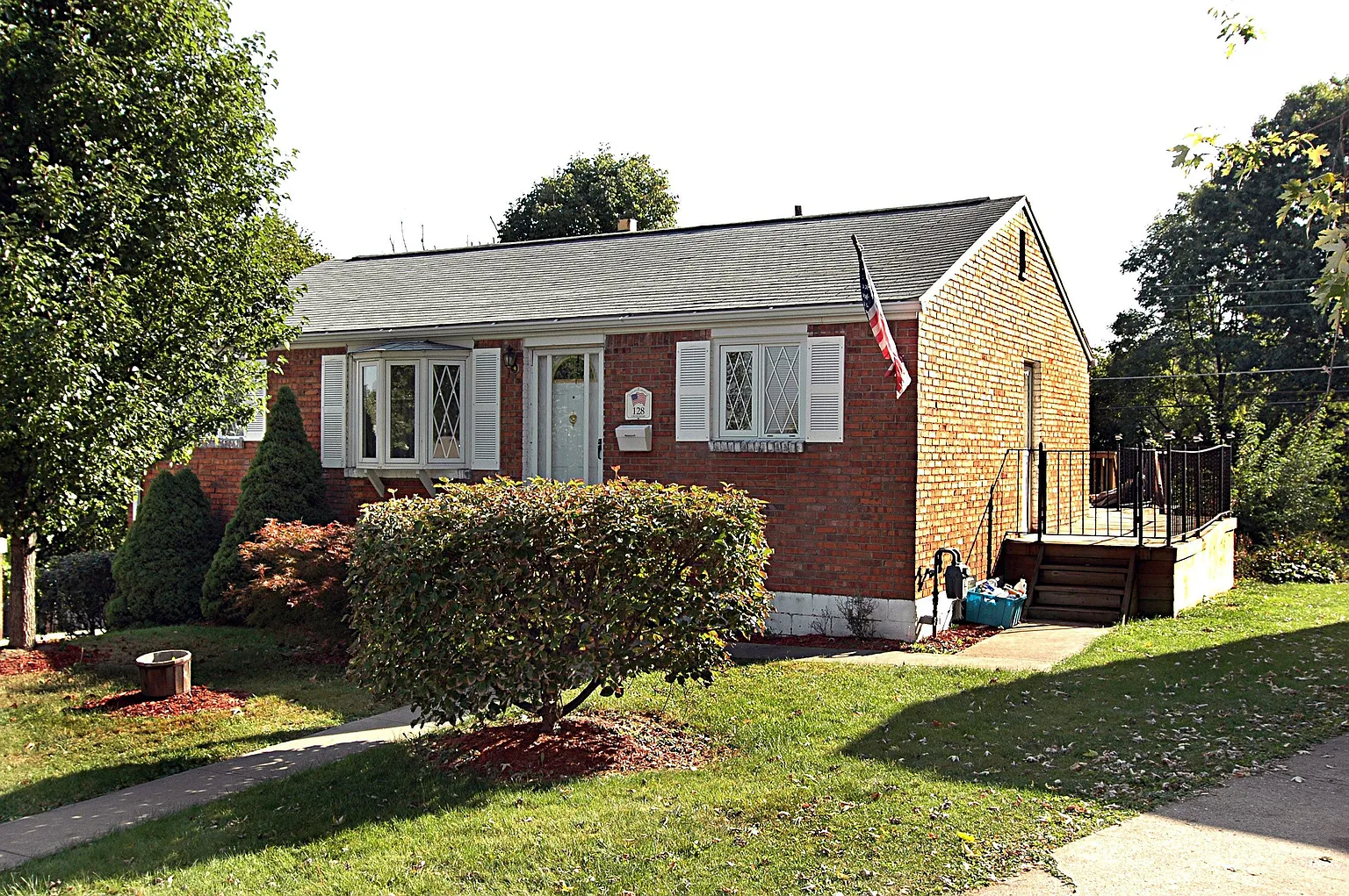 128 Castle Rd photo 1