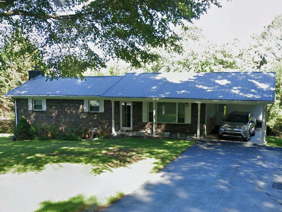 1st image of 1770 Sandra Dr SE