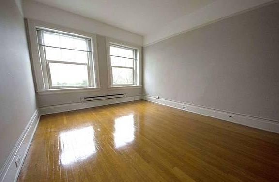 4th image of 1633 Melrose Ave APT 108