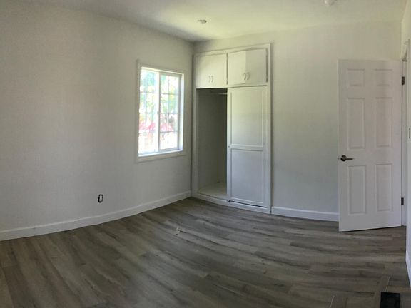 5th image of 3107 Gleason Ave #2