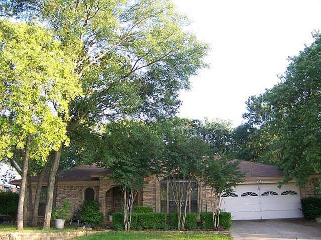 1st image of 313 Bremen Dr